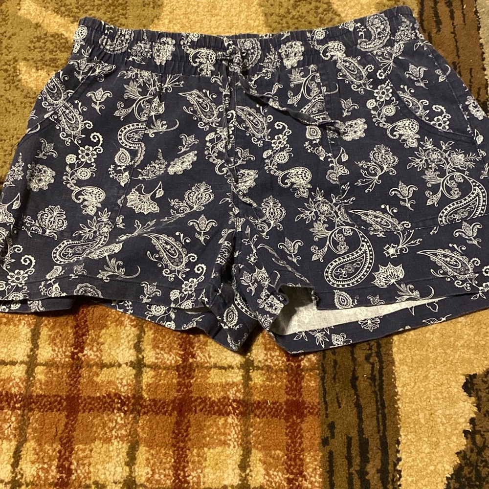 Maurice’s dockside linen shorts 4” inseam size medium paisley blue and white